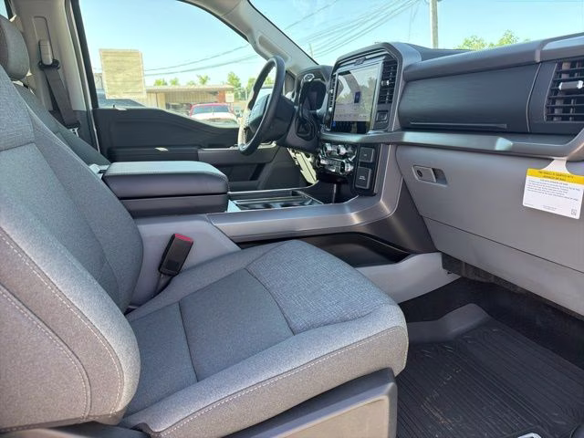 2026 Oxford White Ford F-150 XLT 4X4 Truck
