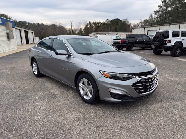 2024 Sterling Gray Chevrolet Malibu 1LT FWD Sedan