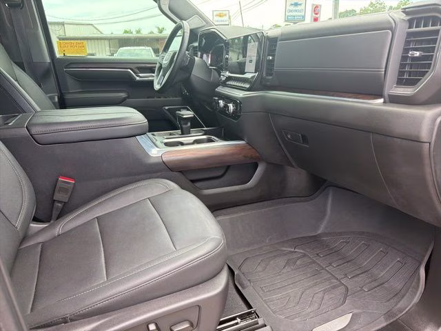 2024 Onyx Black GMC Sierra 1500 SLT 4X4 Truck