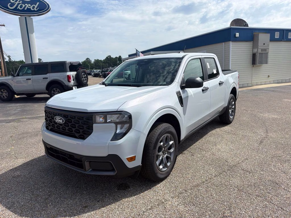 2026 Space White Metallic Ford Maverick XLT AWD Truck