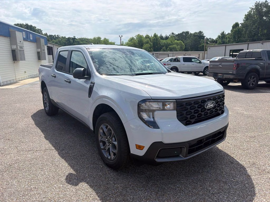 2026 Space White Metallic Ford Maverick XLT AWD Truck