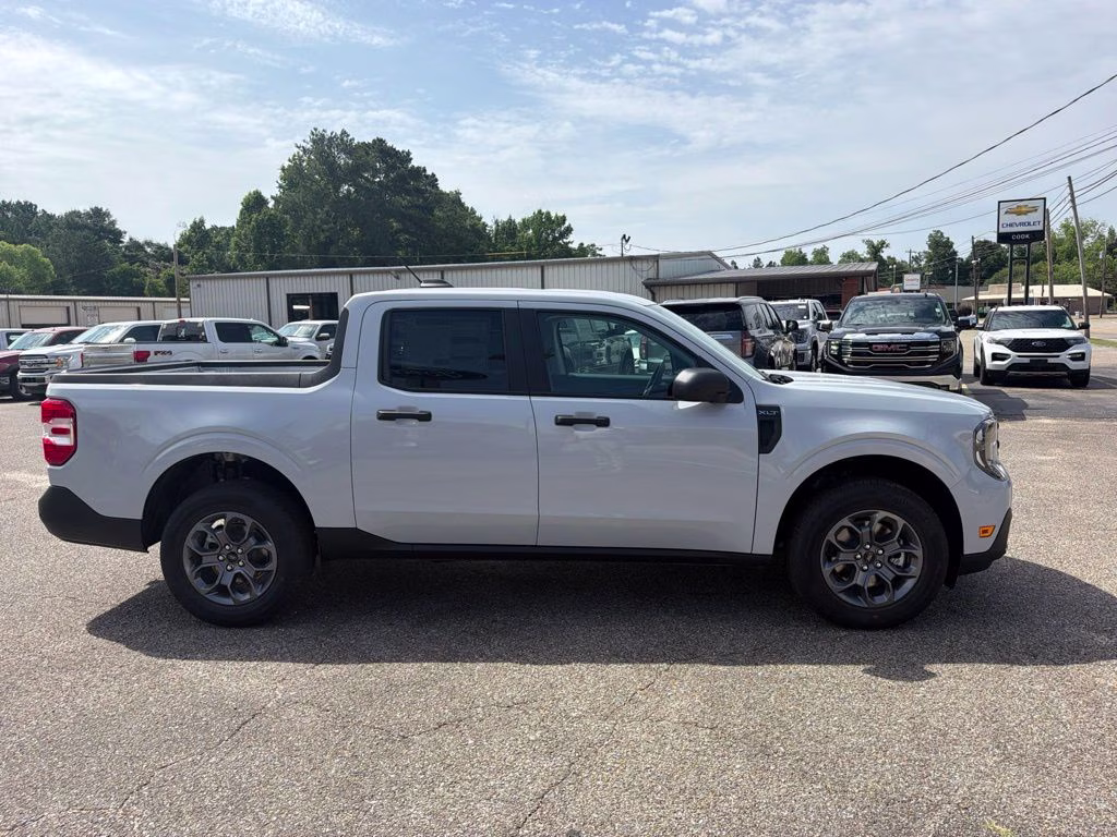 2026 Space White Metallic Ford Maverick XLT AWD Truck