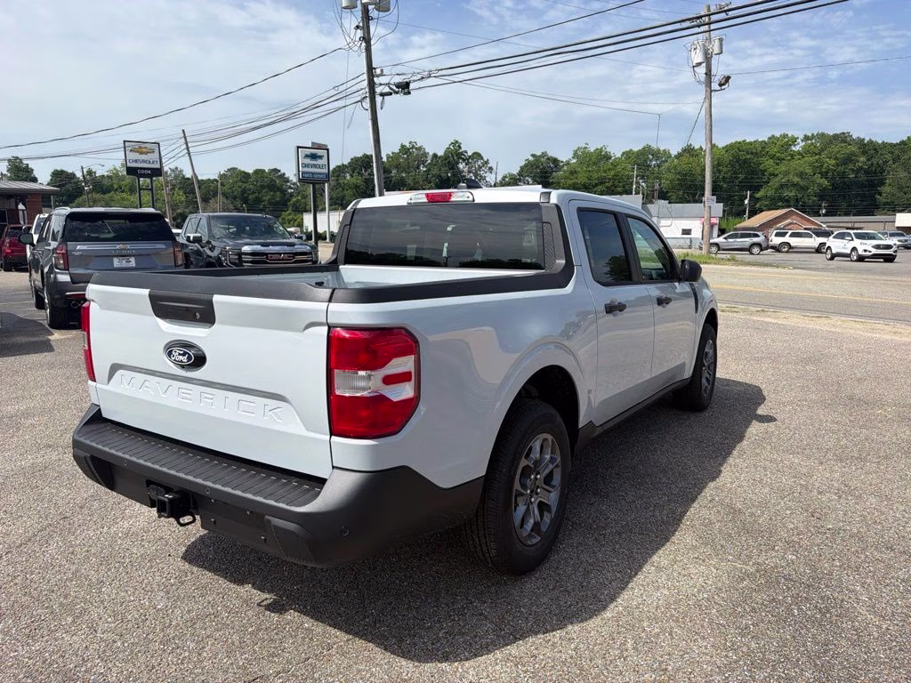 2026 Space White Metallic Ford Maverick XLT AWD Truck