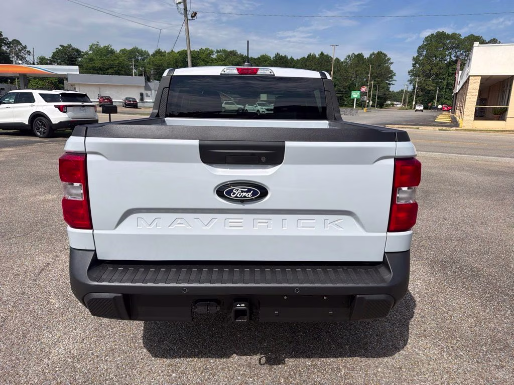 2026 Space White Metallic Ford Maverick XLT AWD Truck