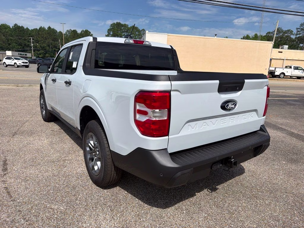 2026 Space White Metallic Ford Maverick XLT AWD Truck