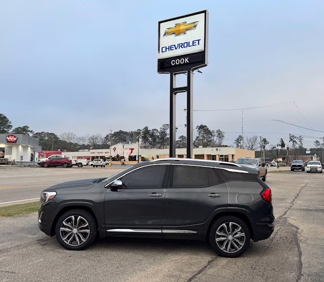 2020 Graphite Gray Metallic GMC Terrain Denali FWD SUV
