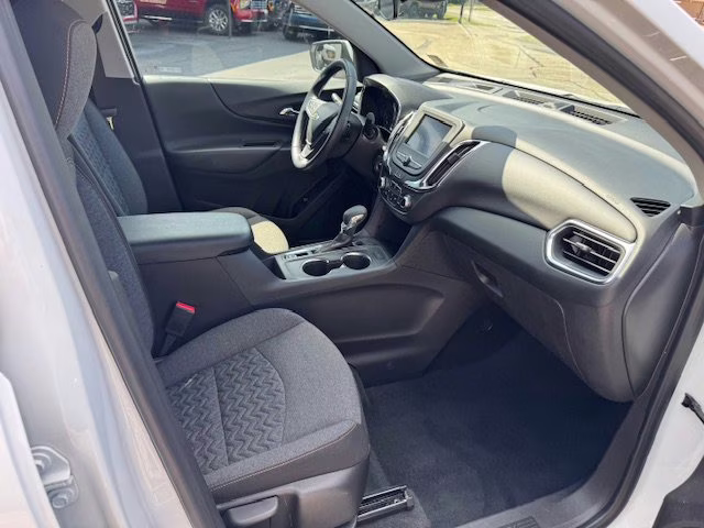 2024 Summit White Chevrolet Equinox LT FWD SUV