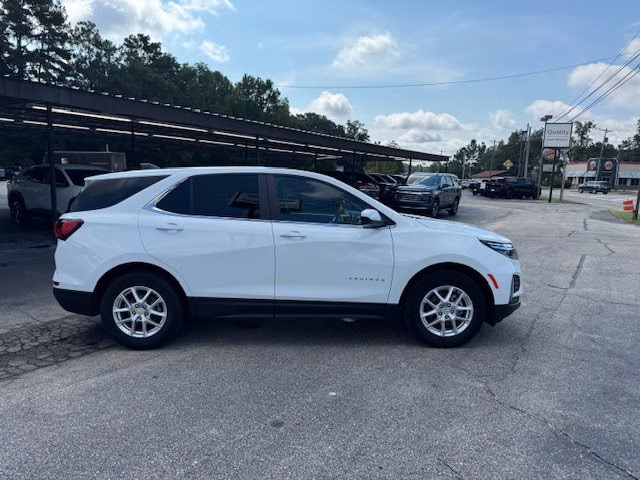 2024 Summit White Chevrolet Equinox LT FWD SUV