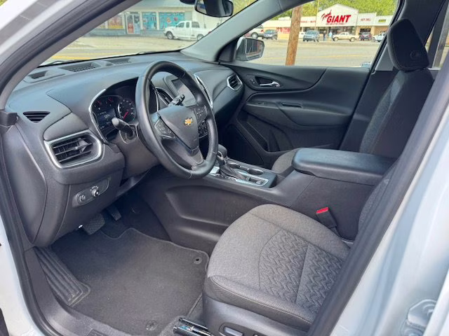 2024 Summit White Chevrolet Equinox LT FWD SUV