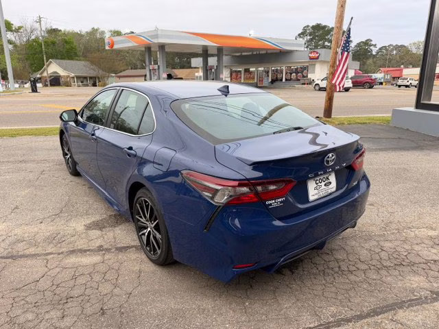 2024 Blue Toyota Camry SE FWD Sedan