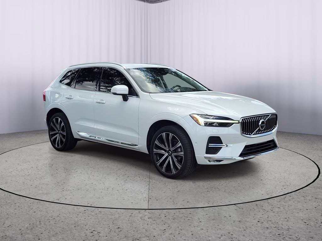 2023 Crystal White Metallic Volvo XC60 Ultimate Bright Theme AWD SUV