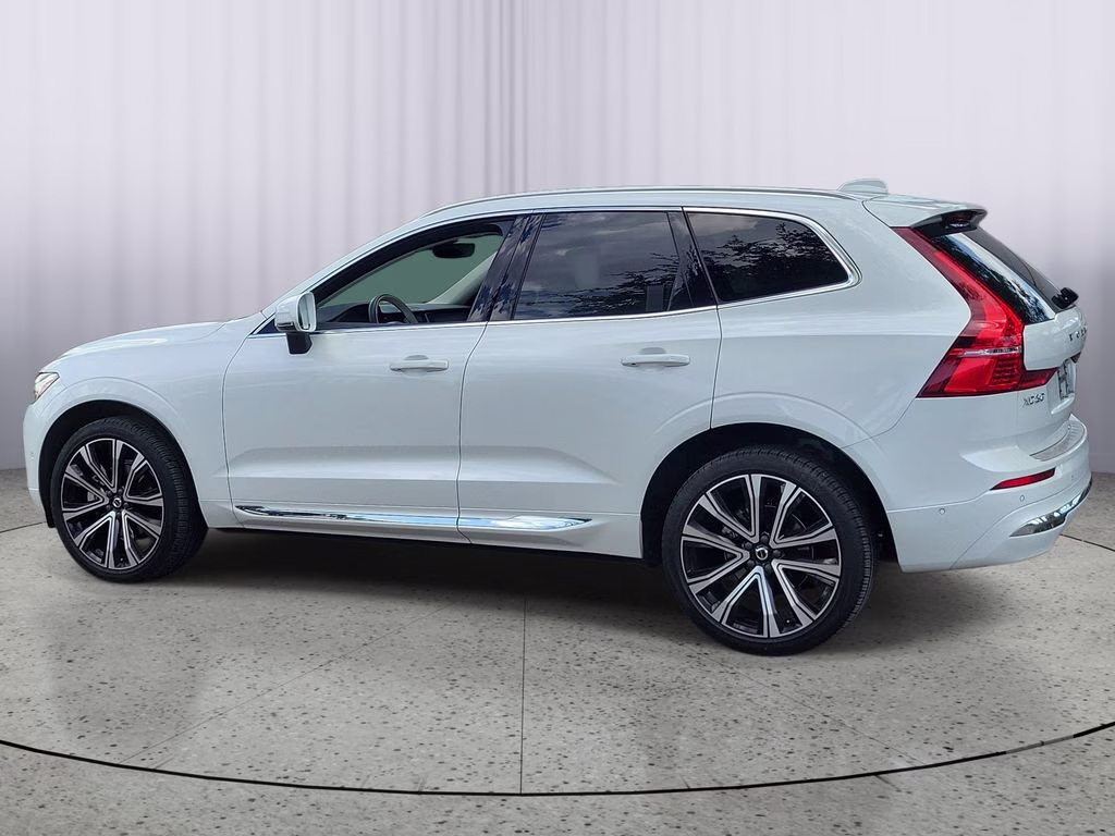 2023 Crystal White Metallic Volvo XC60 Ultimate Bright Theme AWD SUV