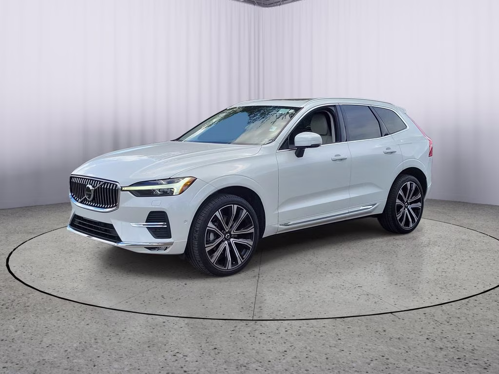 2023 Crystal White Metallic Volvo XC60 Ultimate Bright Theme AWD SUV