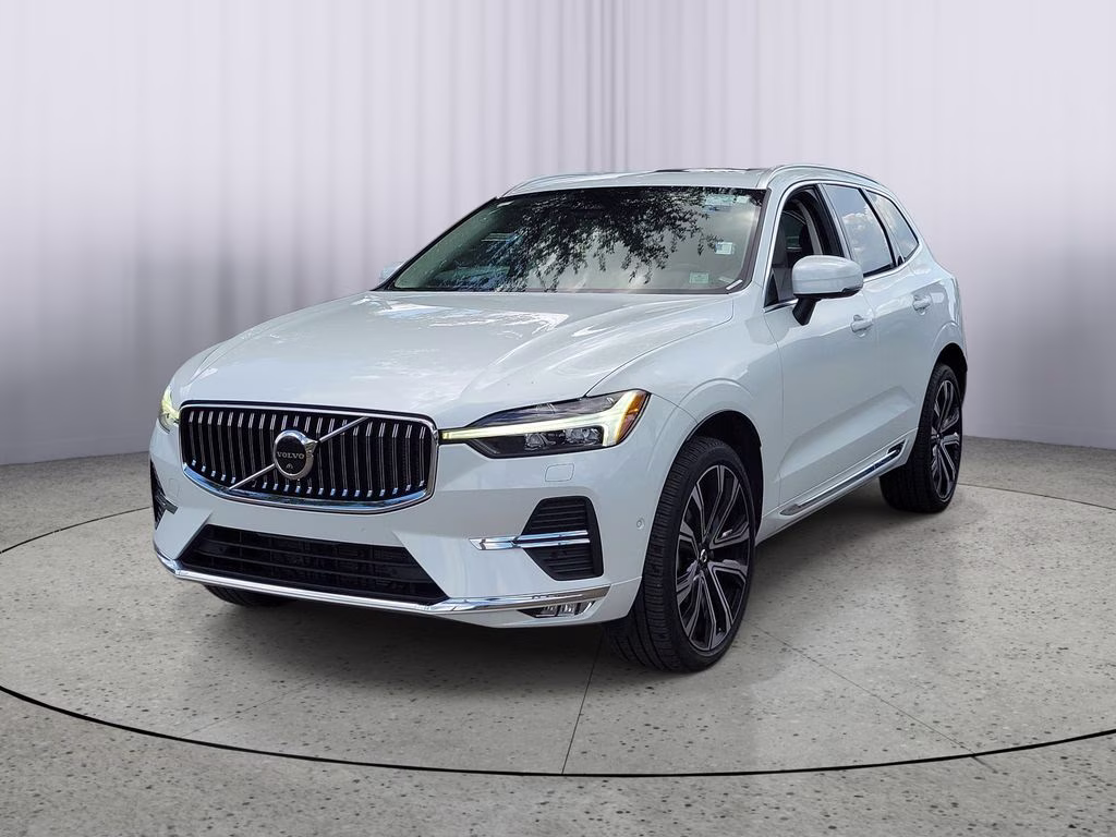2023 Crystal White Metallic Volvo XC60 Ultimate Bright Theme AWD SUV