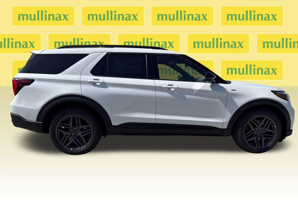 2026 Star White Metallic Tri-Coat Ford Explorer ST-Line RWD SUV