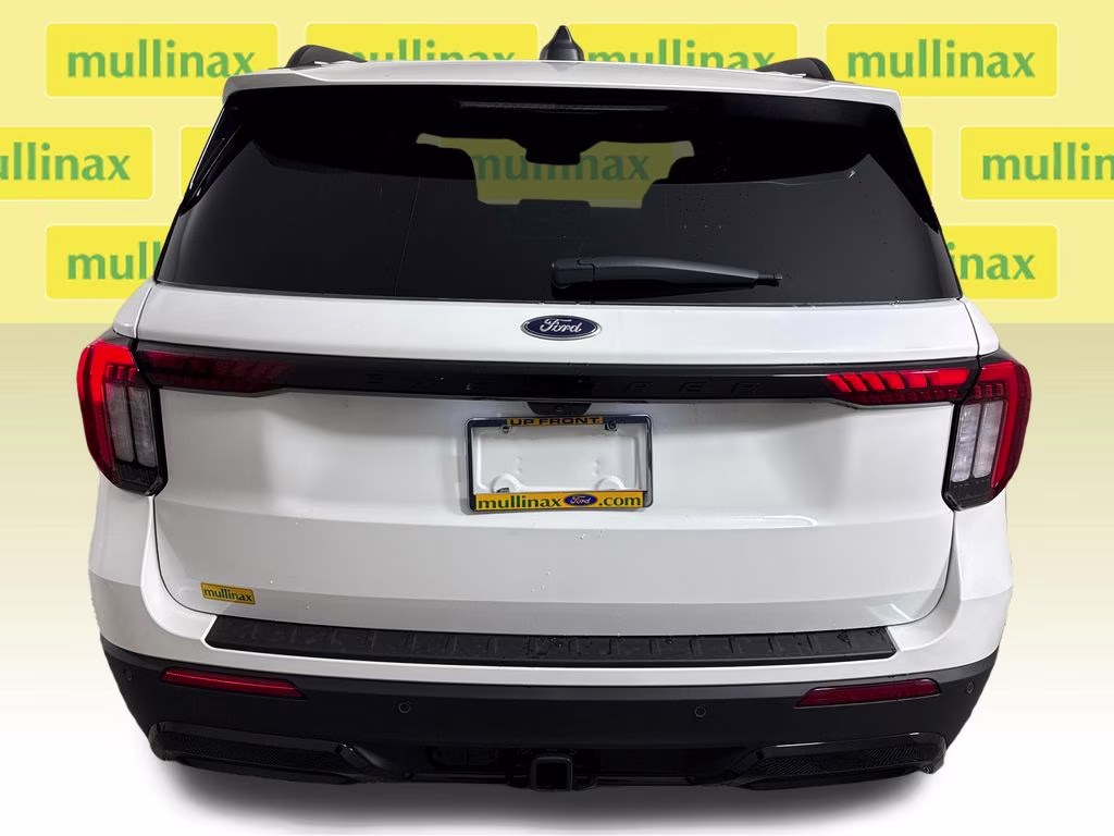 2026 Star White Metallic Tri-Coat Ford Explorer ST-Line RWD SUV