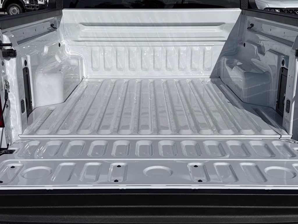 2026 Oxford White Ford Maverick XL FWD Truck