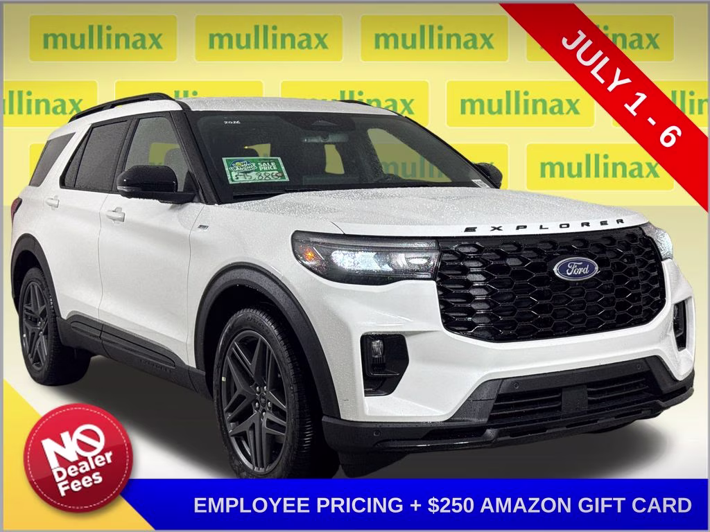 2026 Star White Metallic Tri-Coat Ford Explorer ST-Line RWD SUV