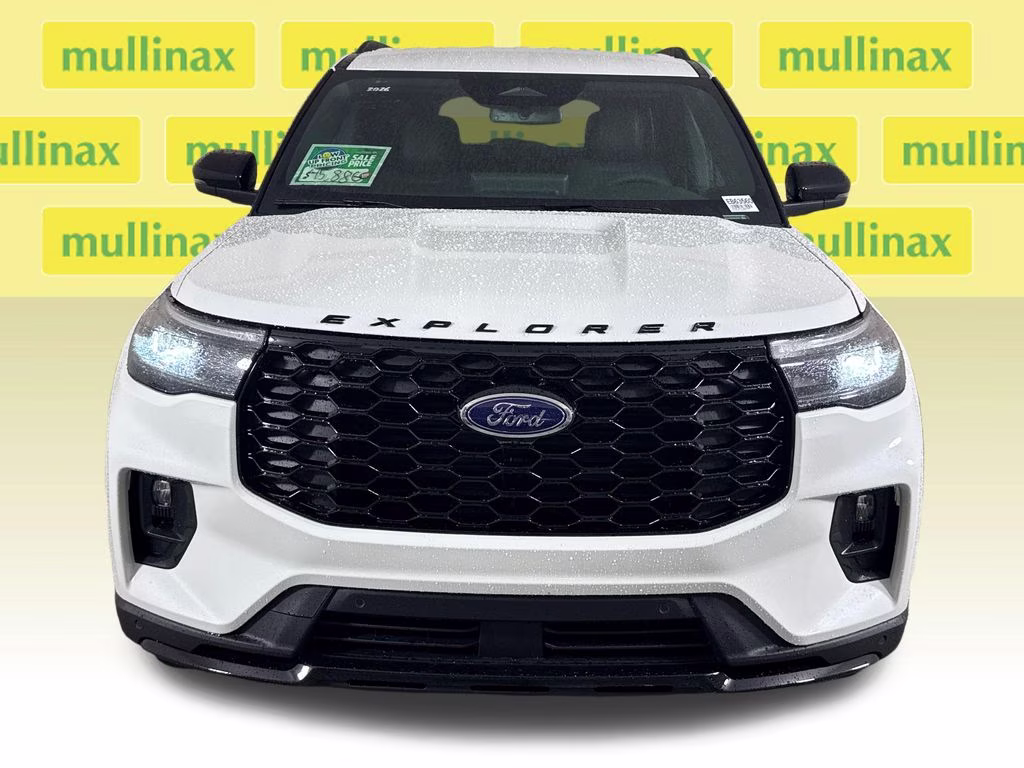 2026 Star White Metallic Tri-Coat Ford Explorer ST-Line RWD SUV