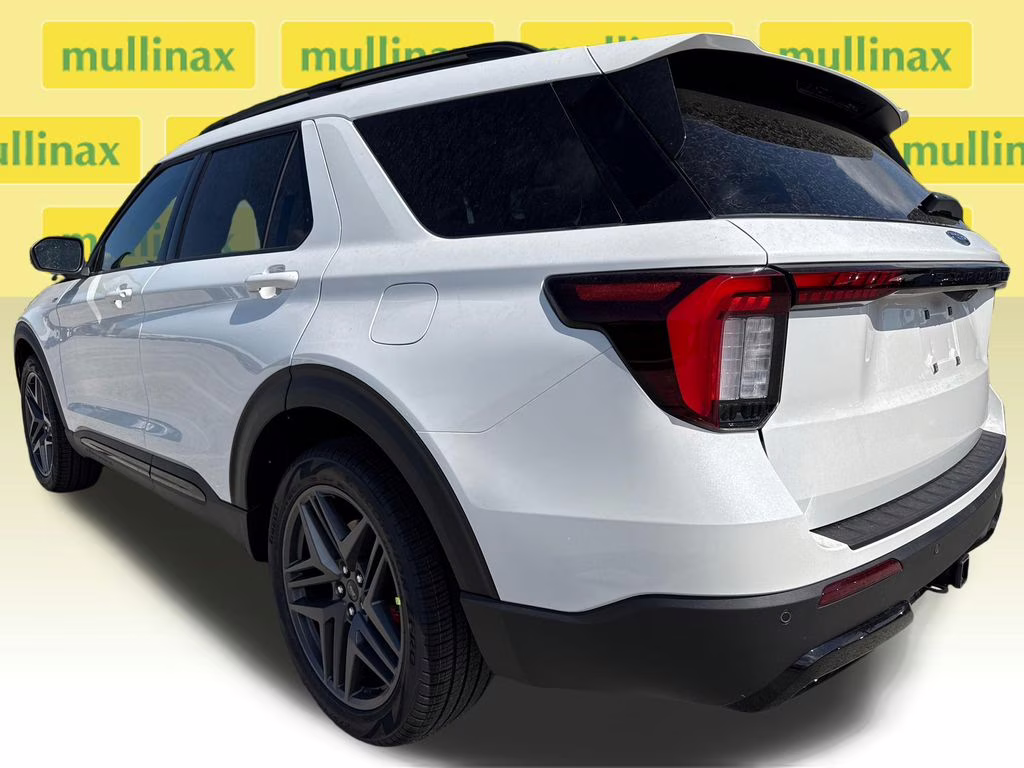 2026 Star White Metallic Tri-Coat Ford Explorer ST-Line RWD SUV