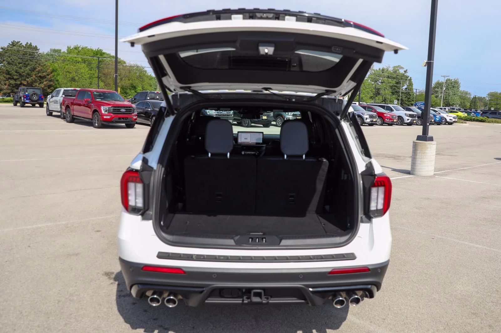 2025 Star White Metallic Tri-Coat Ford Explorer ST 4X4 SUV