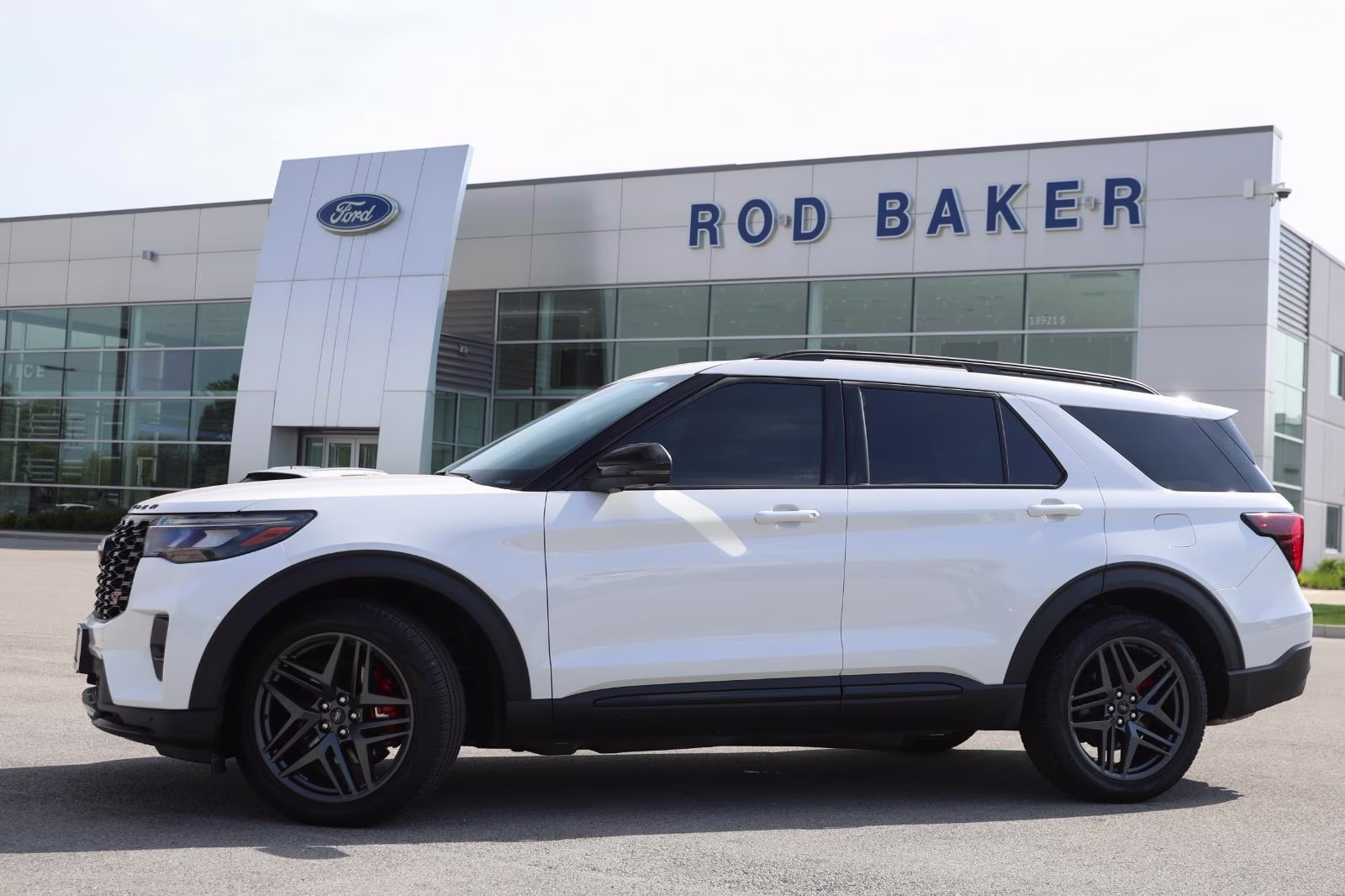 2025 Star White Metallic Tri-Coat Ford Explorer ST 4X4 SUV