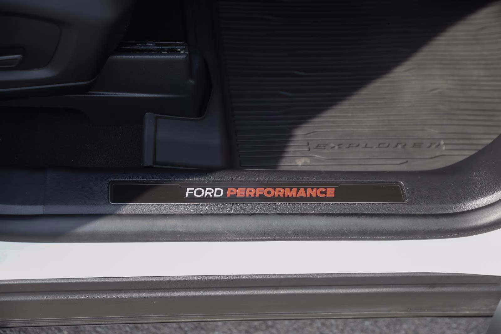 2025 Star White Metallic Tri-Coat Ford Explorer ST 4X4 SUV
