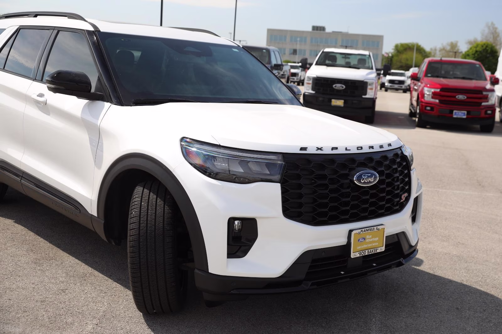2025 Star White Metallic Tri-Coat Ford Explorer ST 4X4 SUV
