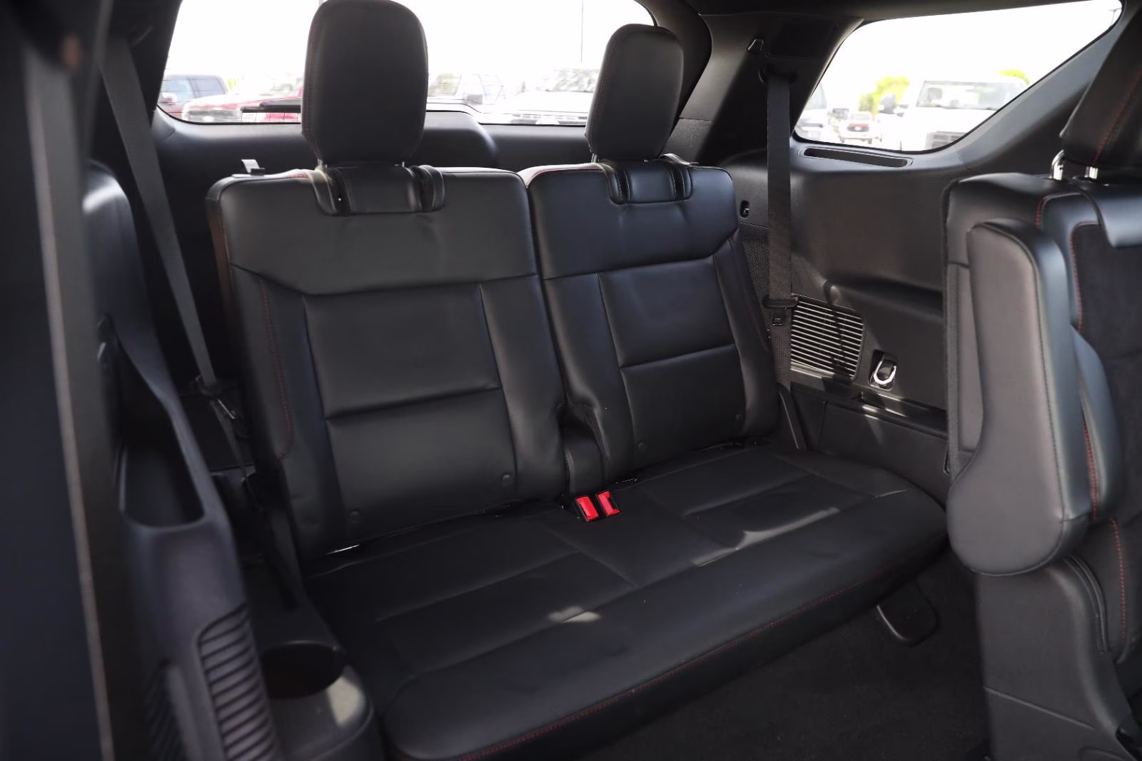 2025 Star White Metallic Tri-Coat Ford Explorer ST 4X4 SUV