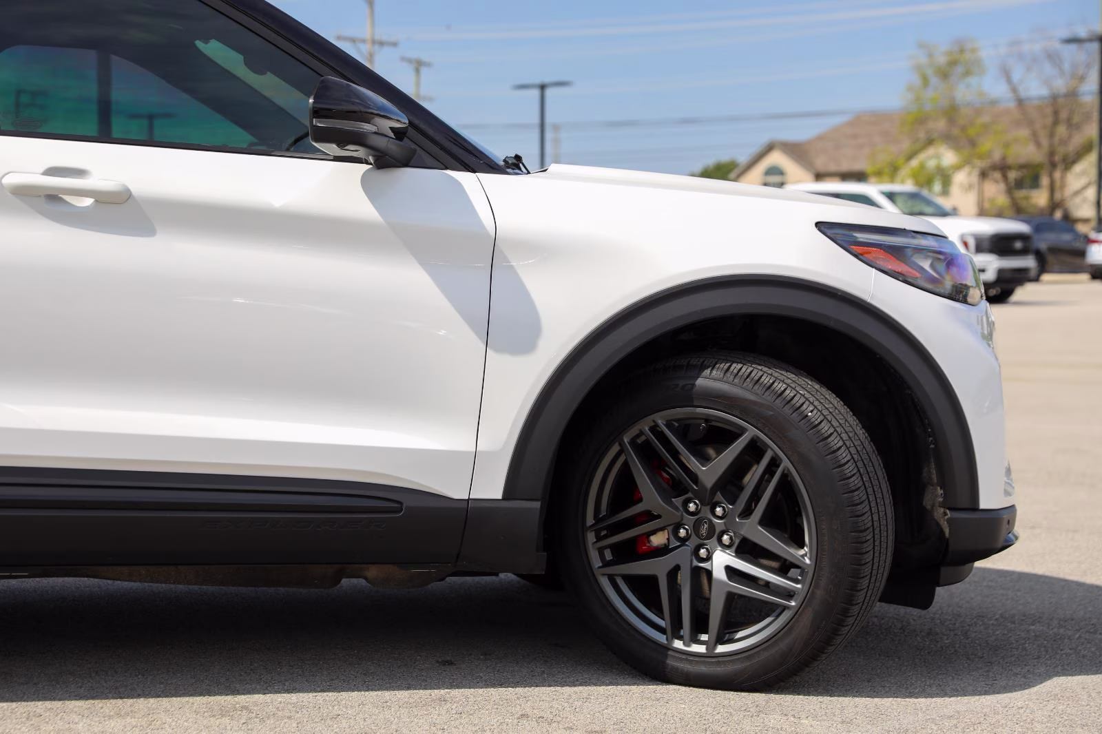 2025 Star White Metallic Tri-Coat Ford Explorer ST 4X4 SUV