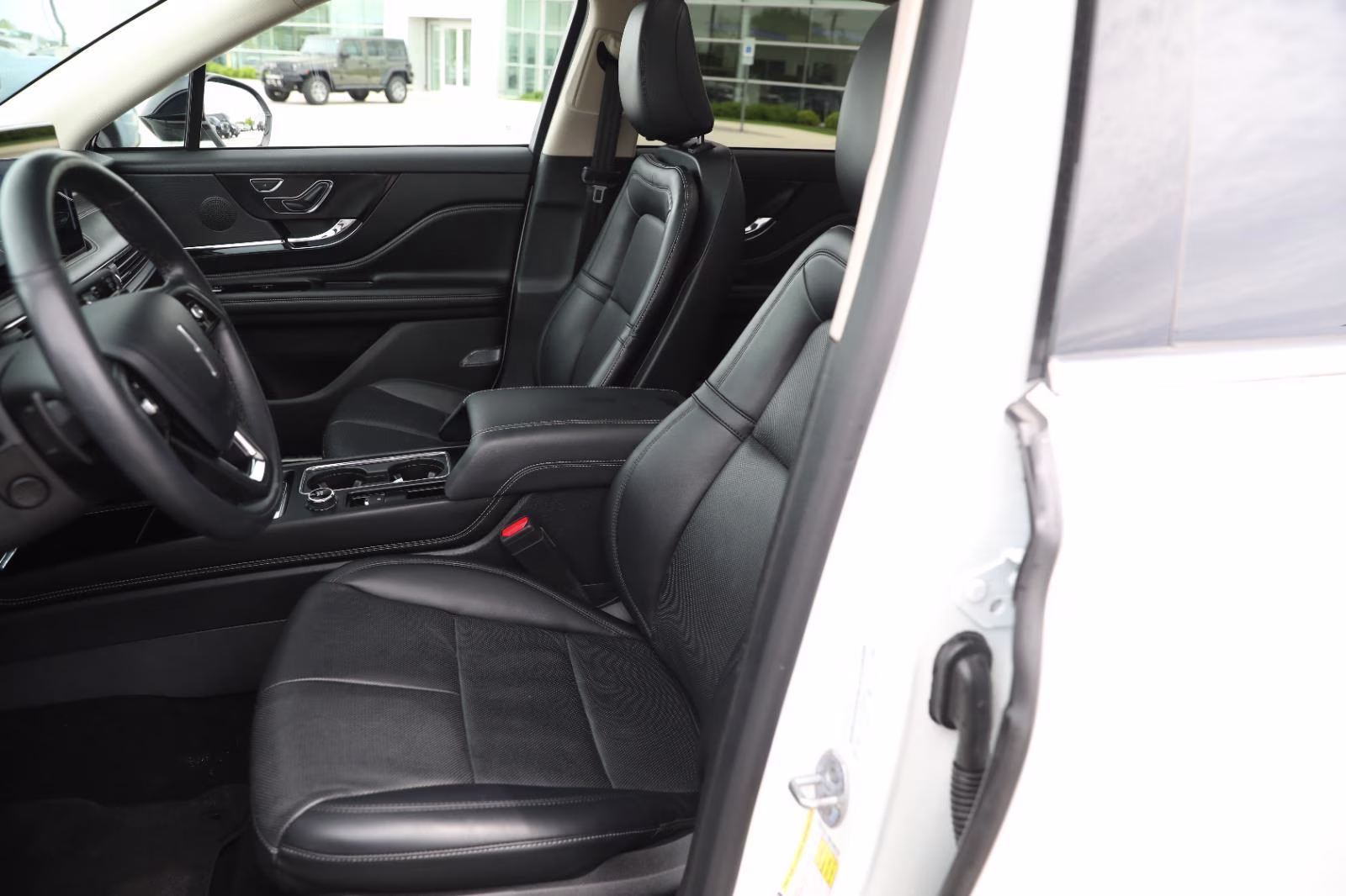 2023 Pristine White Metallic Tri-Coat Lincoln Corsair Reserve AWD SUV