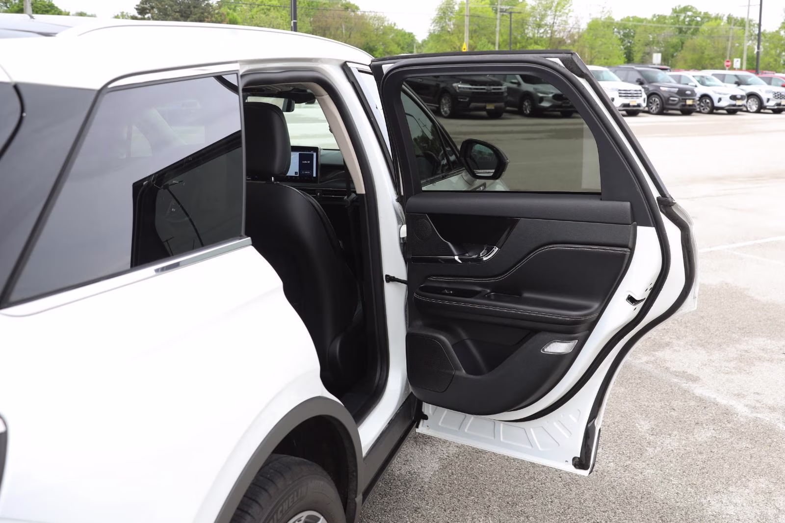 2023 Pristine White Metallic Tri-Coat Lincoln Corsair Reserve AWD SUV