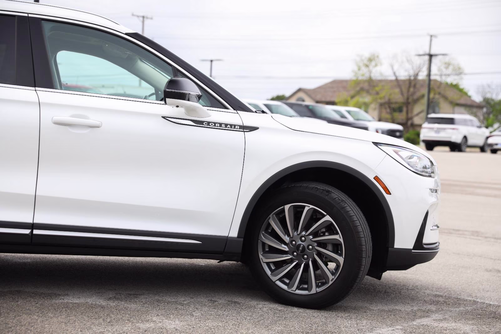 2023 Pristine White Metallic Tri-Coat Lincoln Corsair Reserve AWD SUV