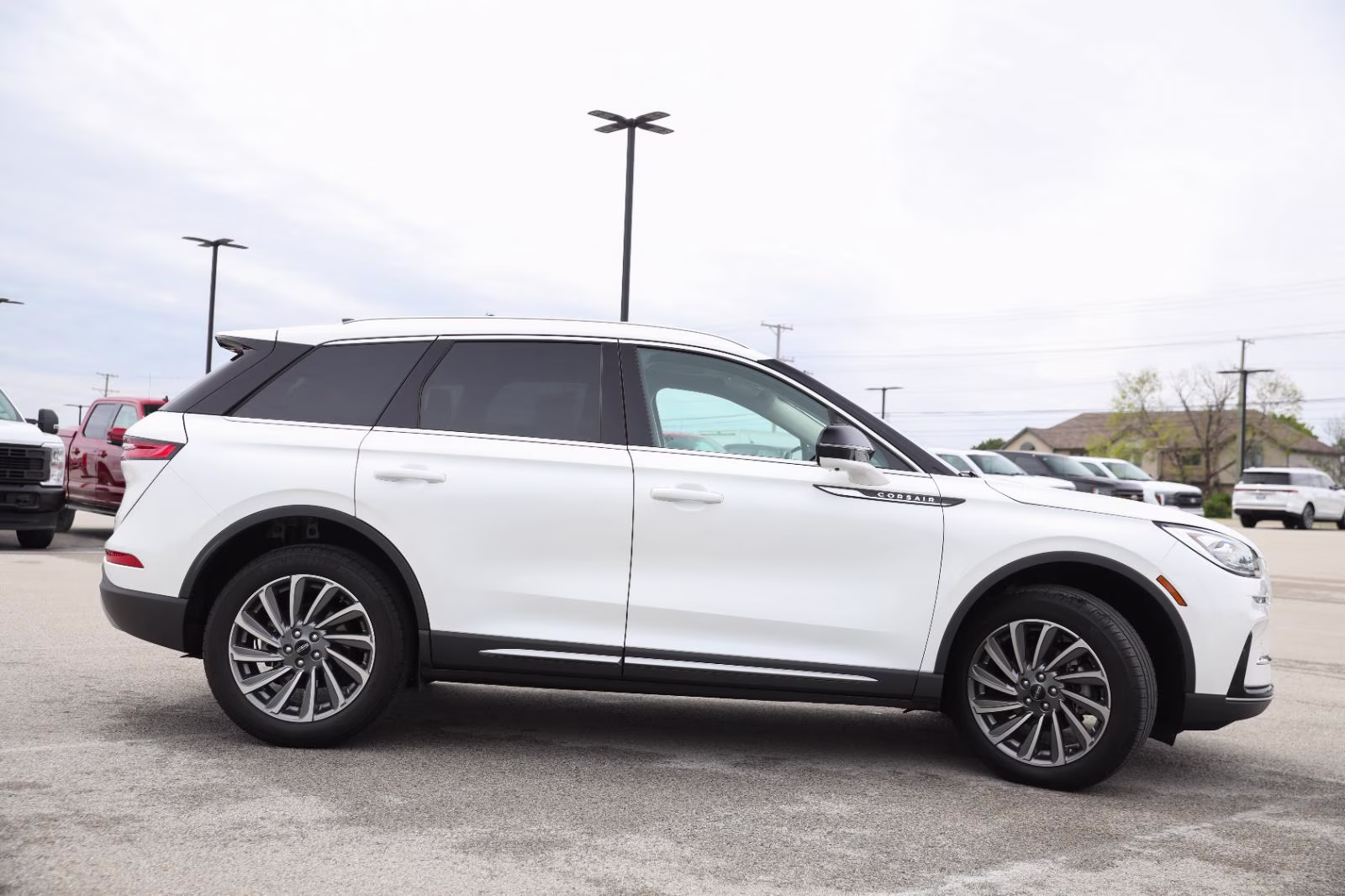 2023 Pristine White Metallic Tri-Coat Lincoln Corsair Reserve AWD SUV