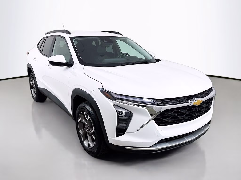 2025 Summit White Chevrolet Trax LT FWD SUV