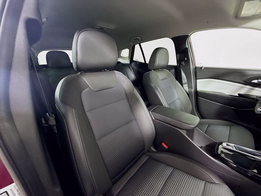 2025 Crimson Metallic Chevrolet Trax LT FWD SUV