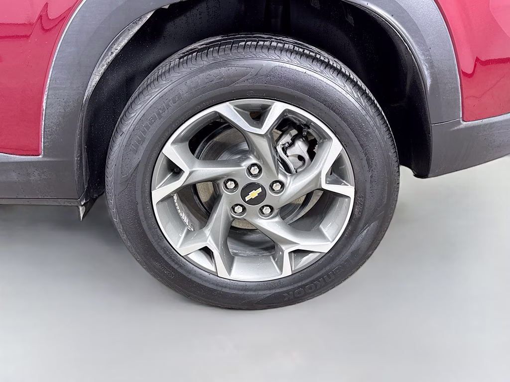 2025 Crimson Metallic Chevrolet Trax LT FWD SUV