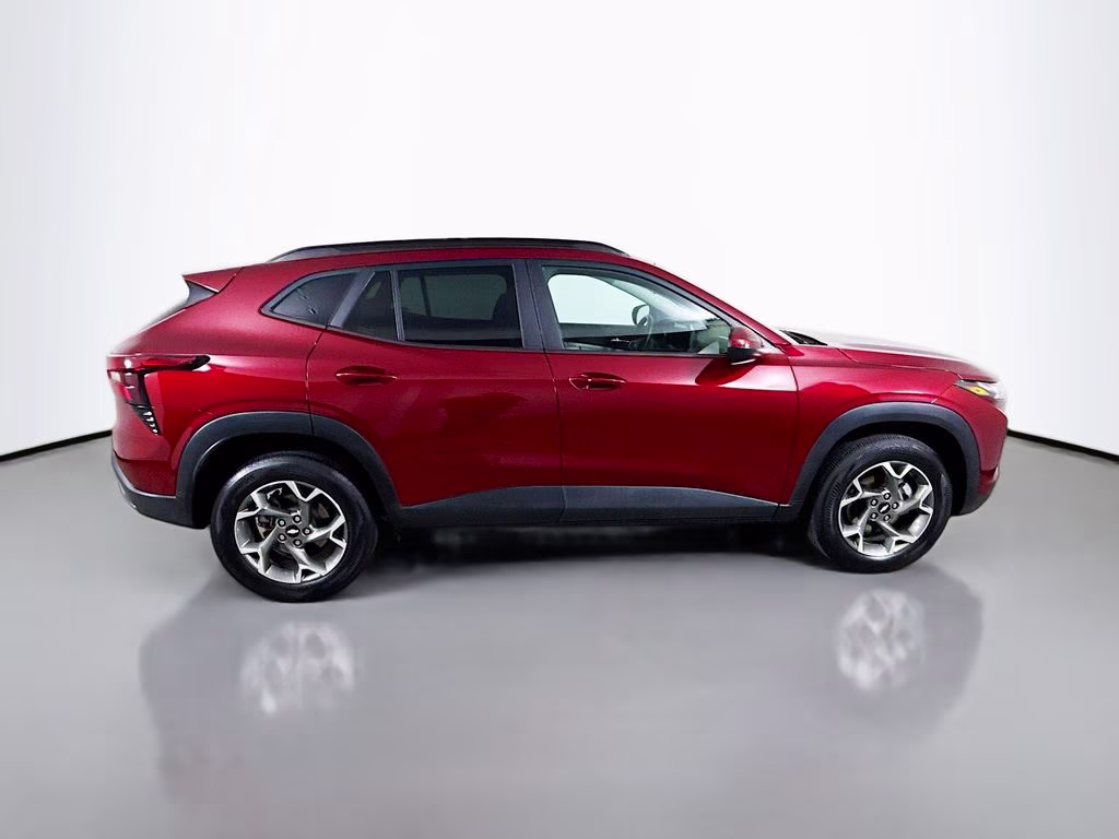 2025 Crimson Metallic Chevrolet Trax LT FWD SUV