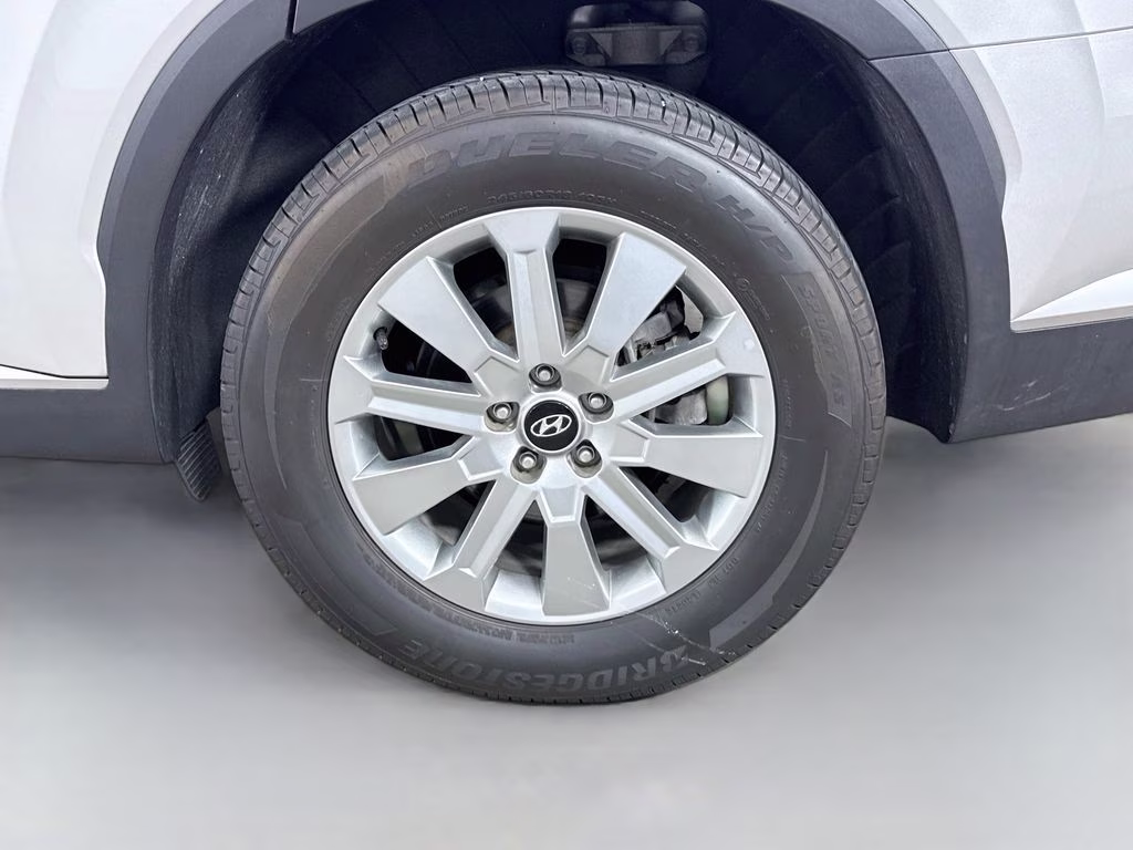 2025 Typhoon Silver Hyundai Palisade SEL AWD SUV