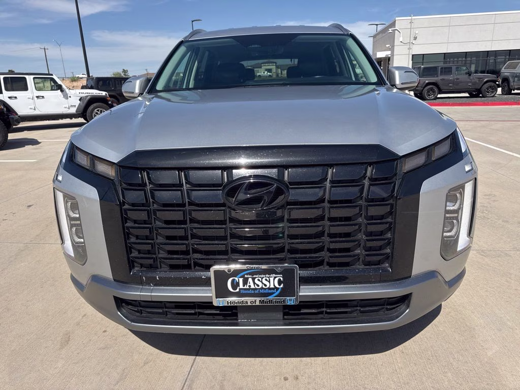 2025 Typhoon Silver Hyundai Palisade SEL AWD SUV
