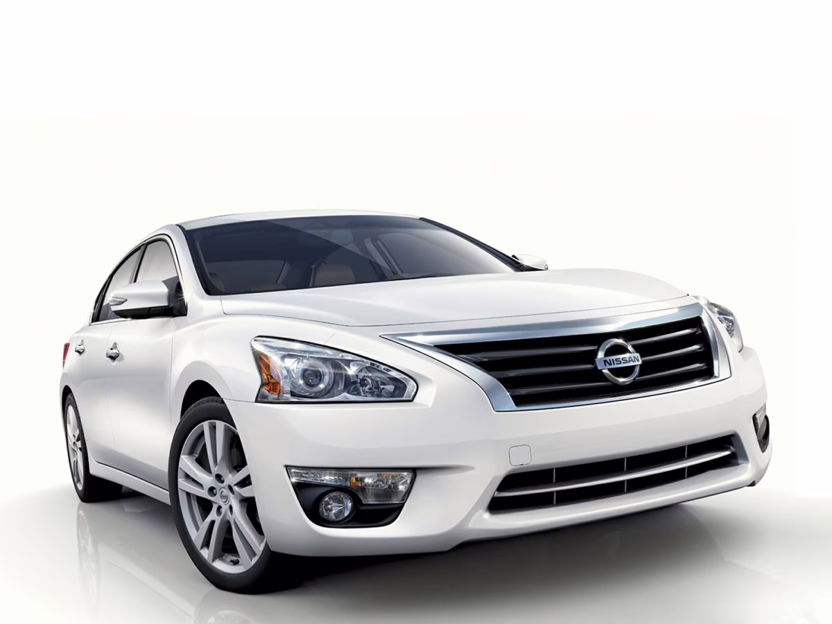 2015 Brilliant Silver Metallic Nissan Altima 2.5 SL FWD Sedan