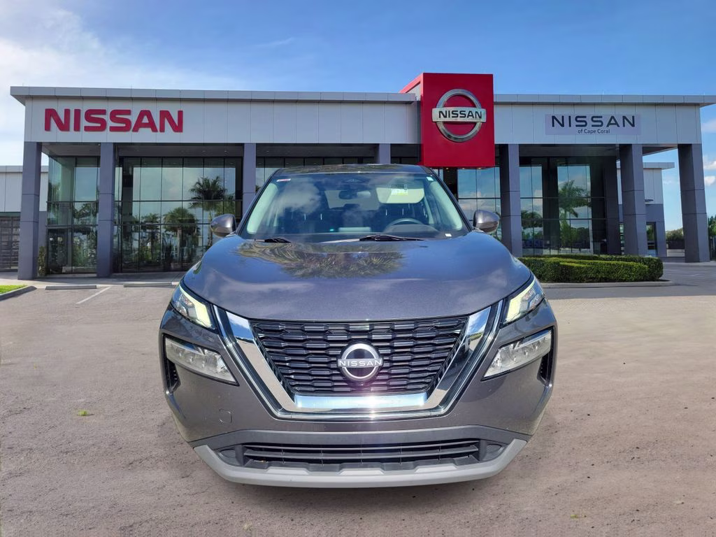 2022 Gun Metallic Nissan Rogue SV AWD SUV