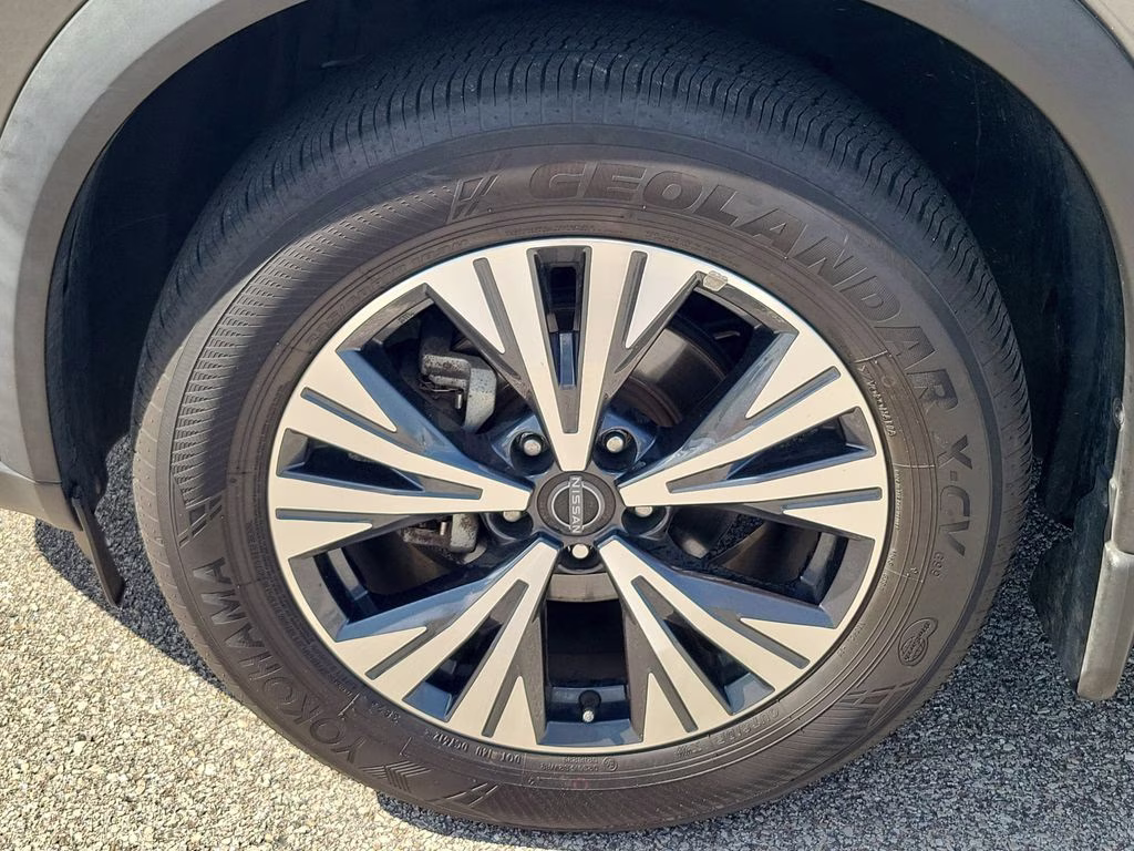 2022 Gun Metallic Nissan Rogue SV AWD SUV