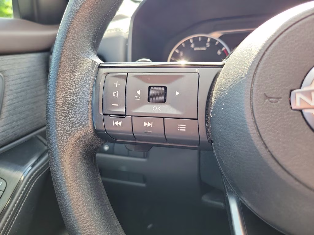2022 Gun Metallic Nissan Rogue SV AWD SUV