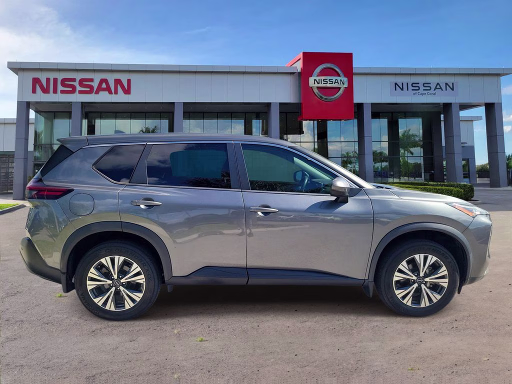 2022 Gun Metallic Nissan Rogue SV AWD SUV