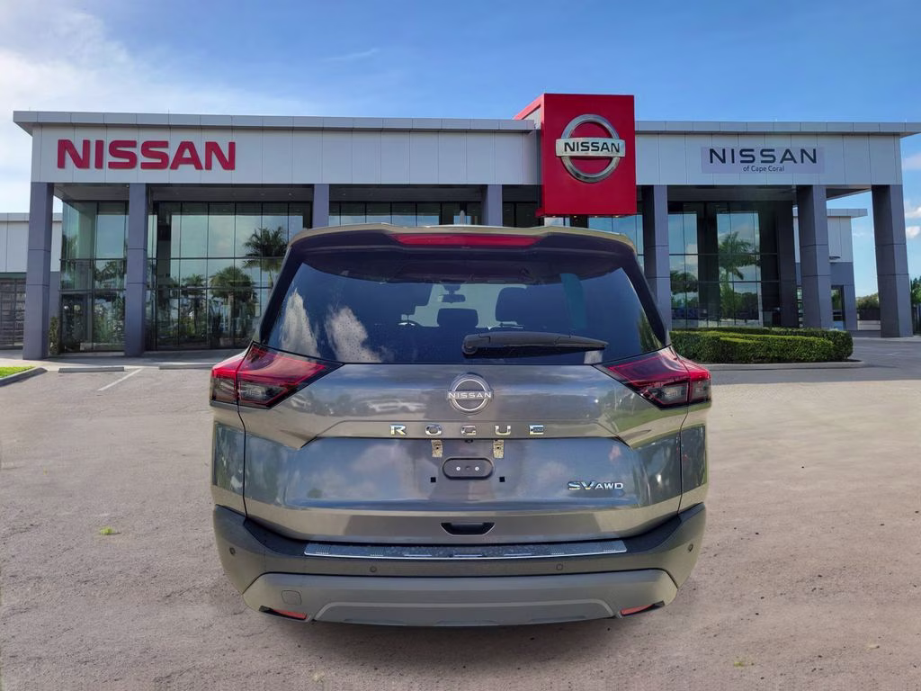 2022 Gun Metallic Nissan Rogue SV AWD SUV