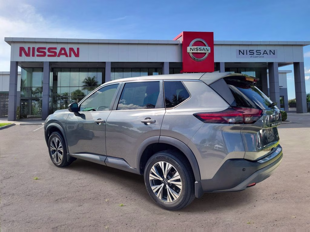 2022 Gun Metallic Nissan Rogue SV AWD SUV