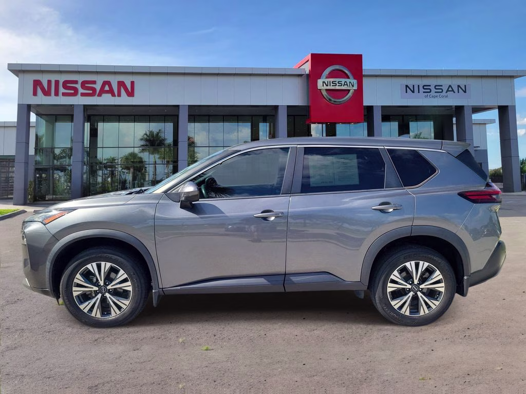 2022 Gun Metallic Nissan Rogue SV AWD SUV