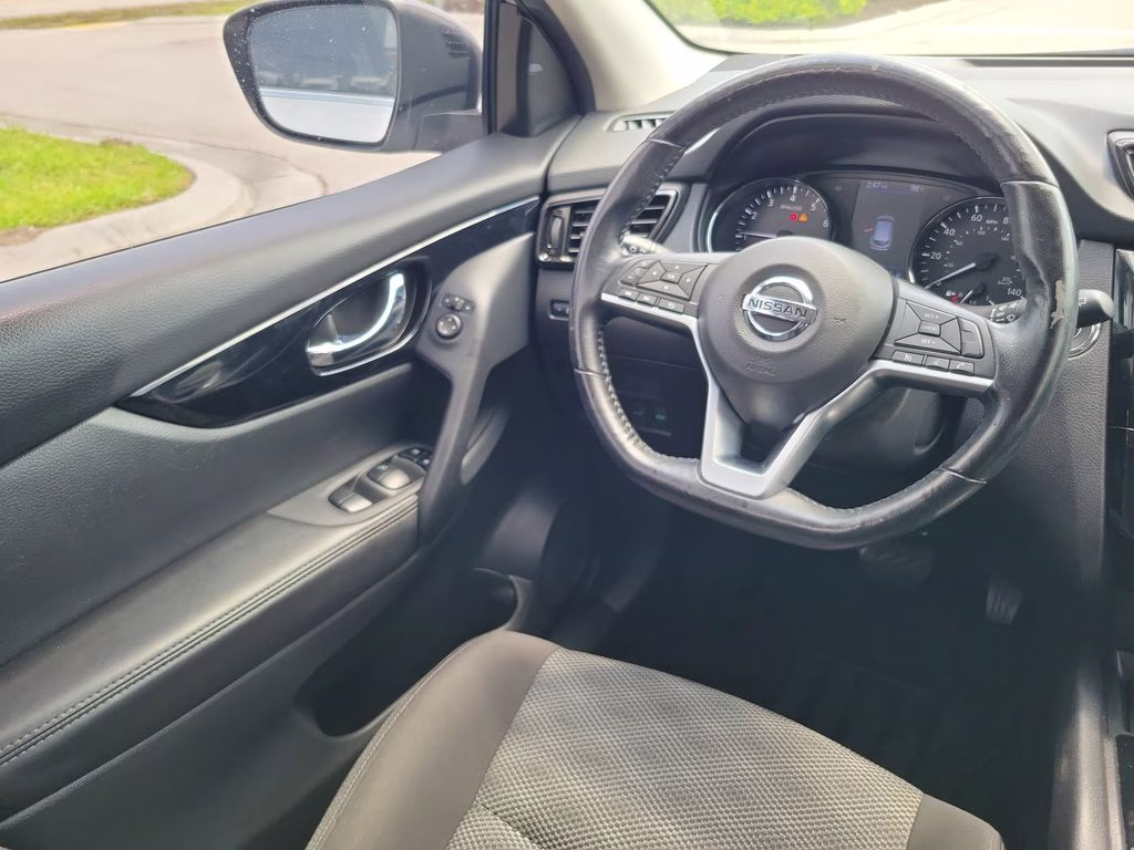 2022 Brilliant Silver Metallic Nissan Rogue Sport SV FWD SUV