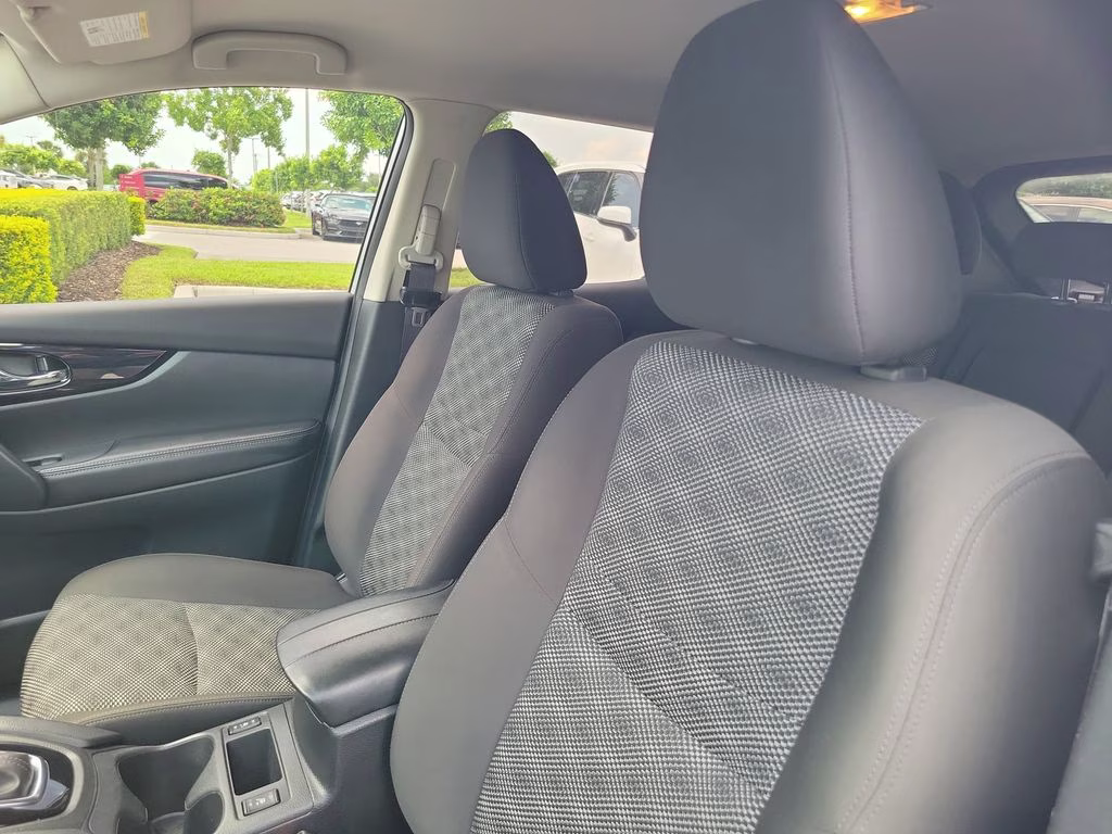 2022 Brilliant Silver Metallic Nissan Rogue Sport SV FWD SUV